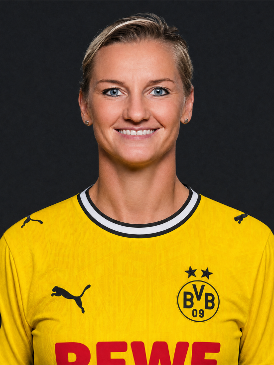 11 - Alexandra Popp 